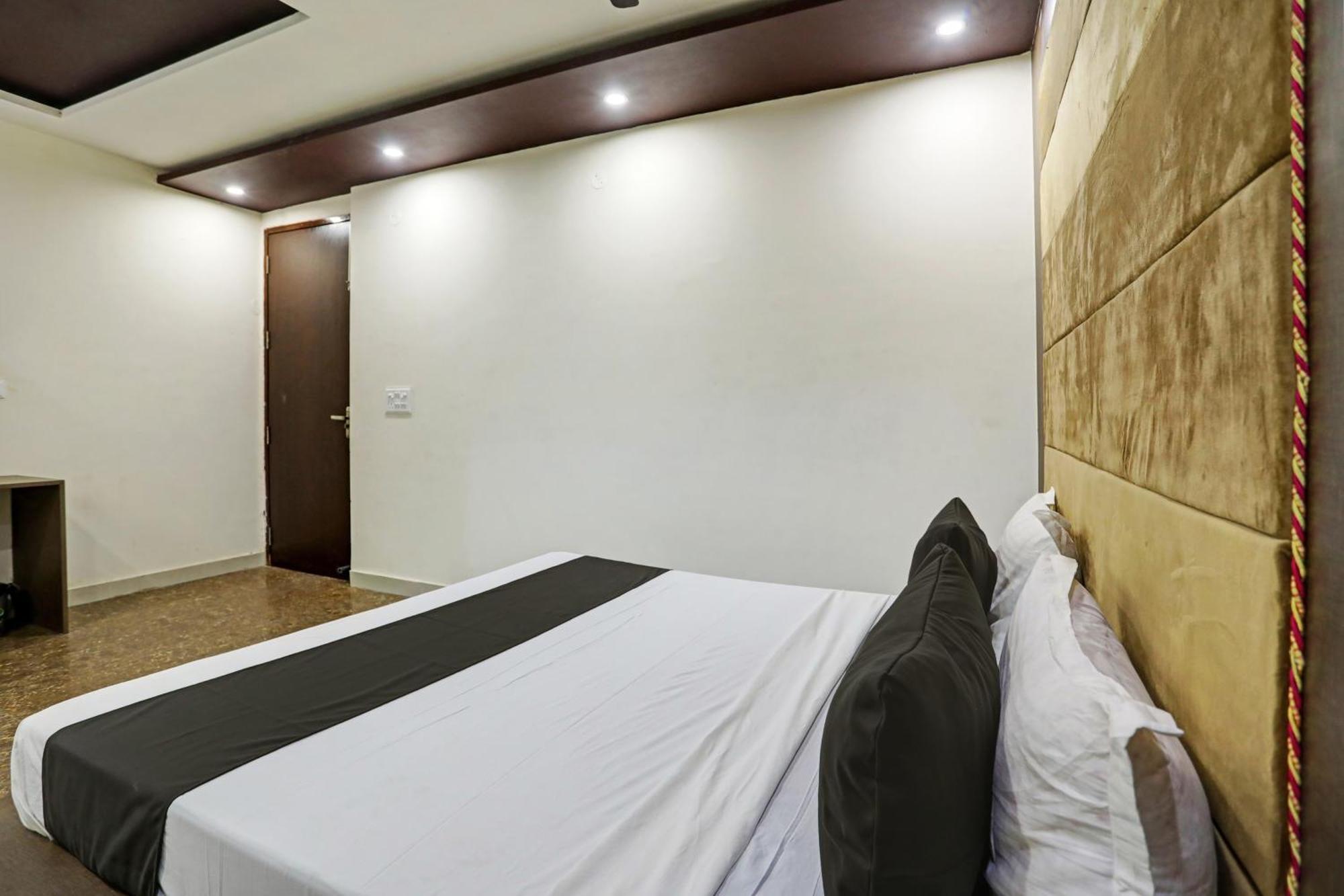 Hotel O All In One Hotel ガーズィヤーバード エクステリア 写真